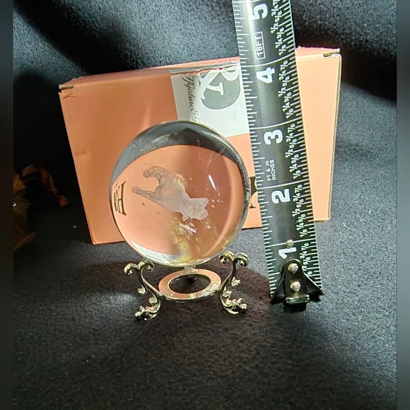 Crystal Cat Sphere with Stand - Picture 6 of 7
